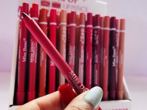 Lápiz Delineador de Labios Miss Demi